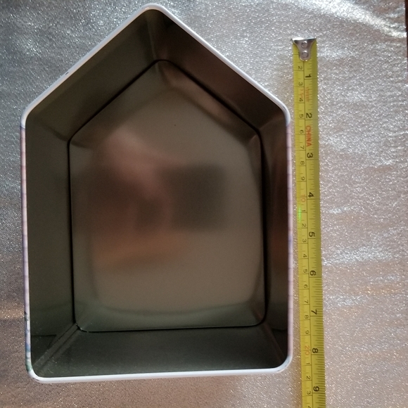 Set of 2 vintage tins - Picture 2 of 8